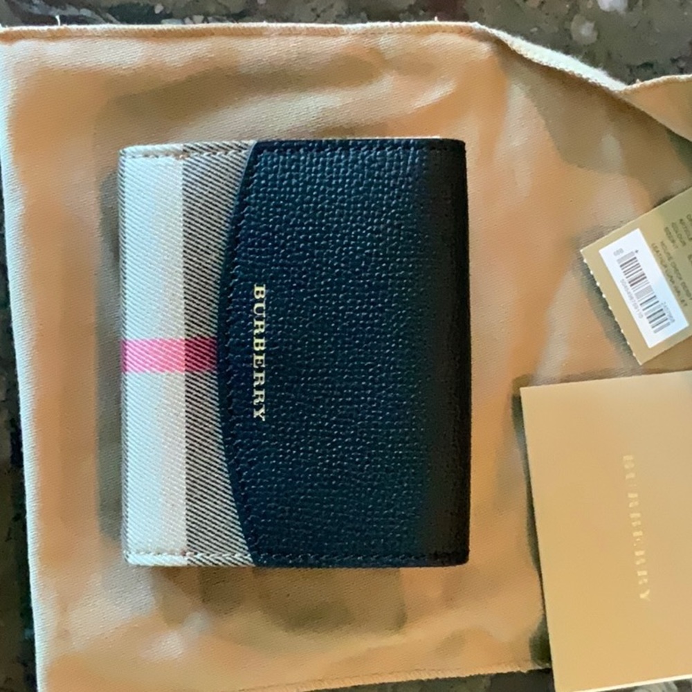 Burberry compact Wallet